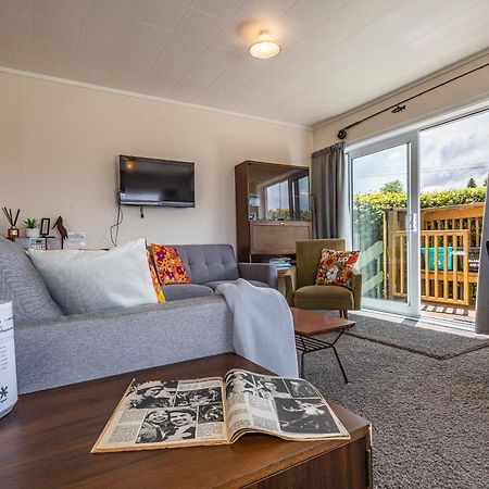 Central Riverside Retreat - Taupo Holiday Home Zewnętrze zdjęcie