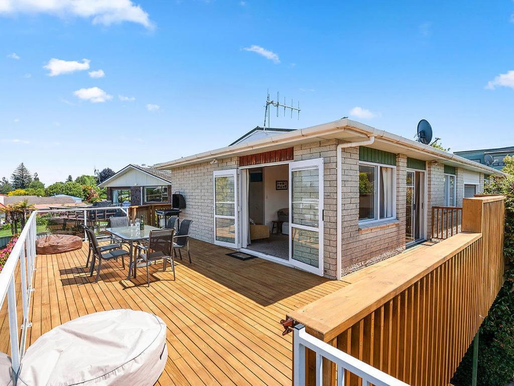 Central Riverside Retreat - Taupo Holiday Home Zewnętrze zdjęcie