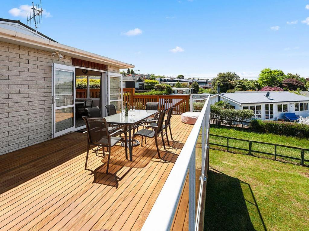Central Riverside Retreat - Taupo Holiday Home Zewnętrze zdjęcie