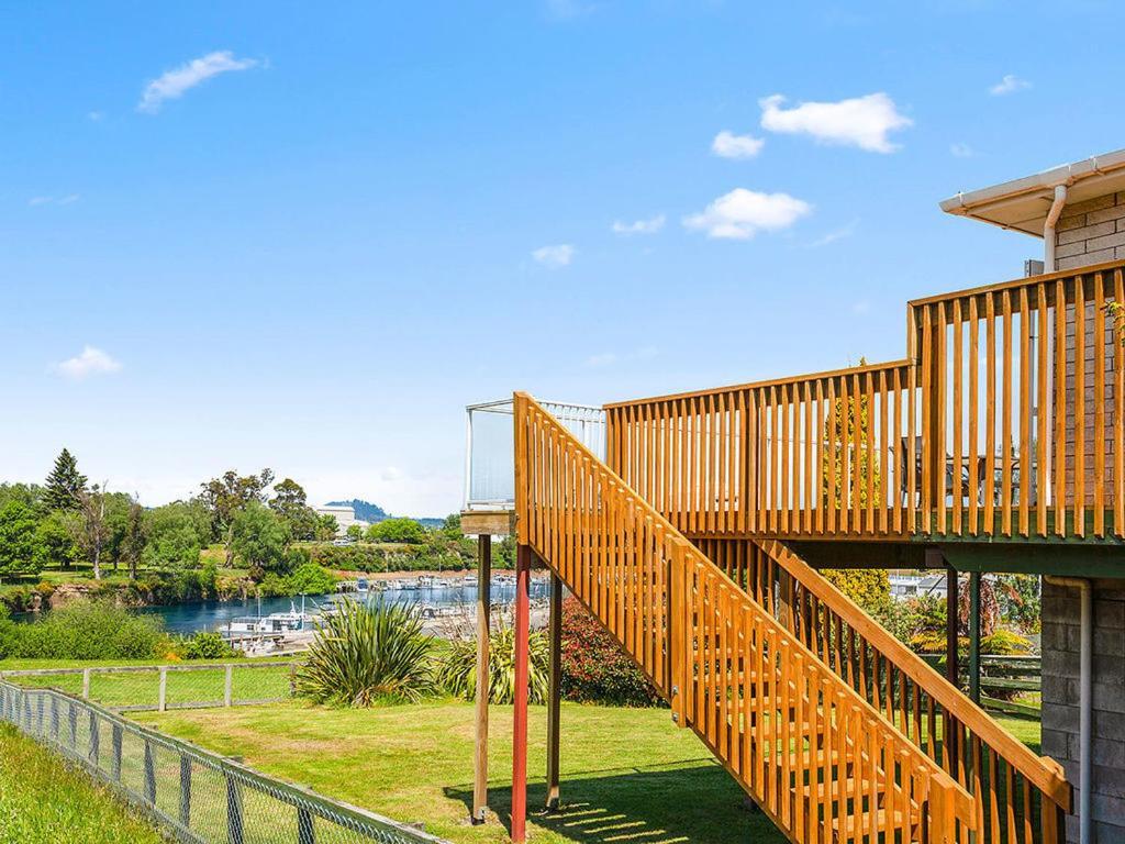 Central Riverside Retreat - Taupo Holiday Home Zewnętrze zdjęcie